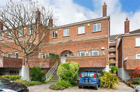 25 The Sweepstakes, Ballsbridge, Dublin 4 .